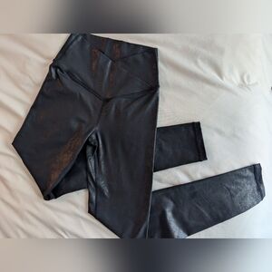 OFFLINE By Aerie Hugger Crackle Crossover Legging, faux leather, Women's Small